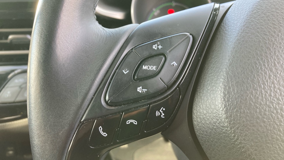 Toyota C-HR 1.8 Hybrid Dynamic 5dr CVT Hybrid Hatchback - Image 32