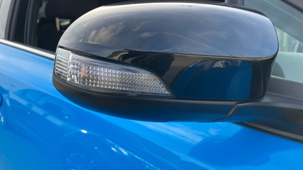 Toyota C-HR 1.8 Hybrid Dynamic 5dr CVT Hybrid Hatchback - Image 37