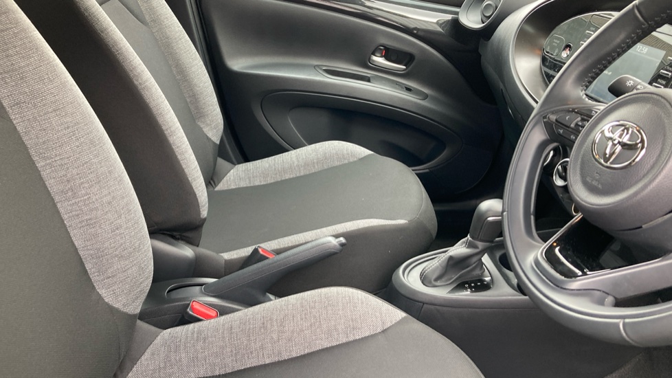 Toyota Aygo X 1.0 VVT-i Pure 5dr Auto Petrol Hatchback - Image 35