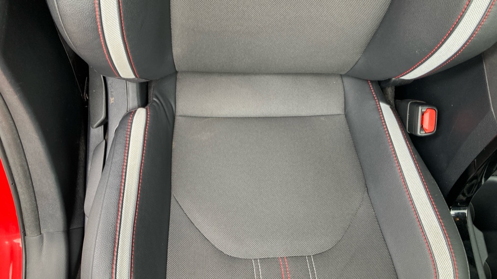 Toyota Corolla 1.8 VVT-i Hybrid GR Sport 5dr CVT Hybrid Hatchback - Image 14
