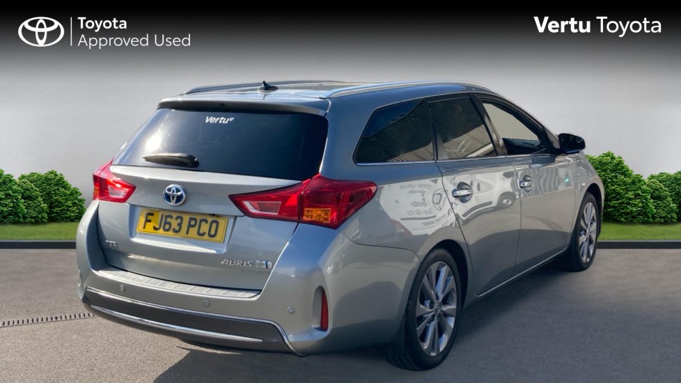 Toyota Auris 1.8 VVTi Hybrid Icon 5dr CVT Auto Hybrid Estate - Image 2
