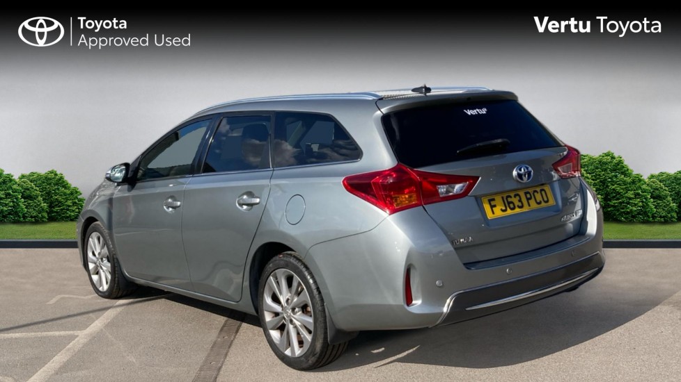 Toyota Auris 1.8 VVTi Hybrid Icon 5dr CVT Auto Hybrid Estate - Image 4