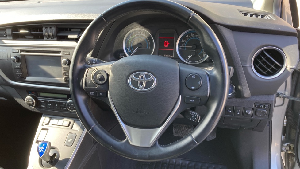 Toyota Auris 1.8 VVTi Hybrid Icon 5dr CVT Auto Hybrid Estate - Image 10