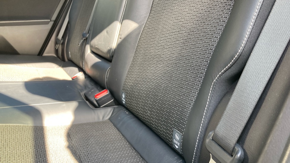 Toyota Auris 1.8 VVTi Hybrid Icon 5dr CVT Auto Hybrid Estate - Image 39