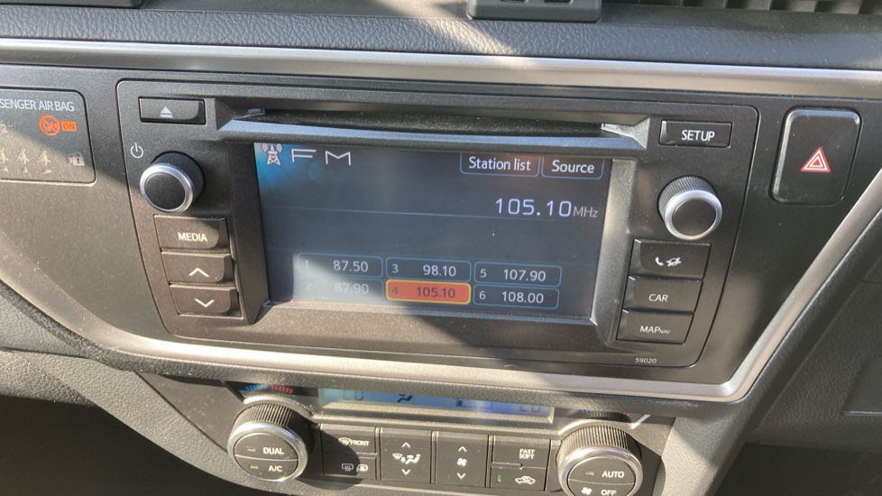 Toyota Auris 1.8 VVTi Hybrid Icon 5dr CVT Auto Hybrid Estate - Image 42