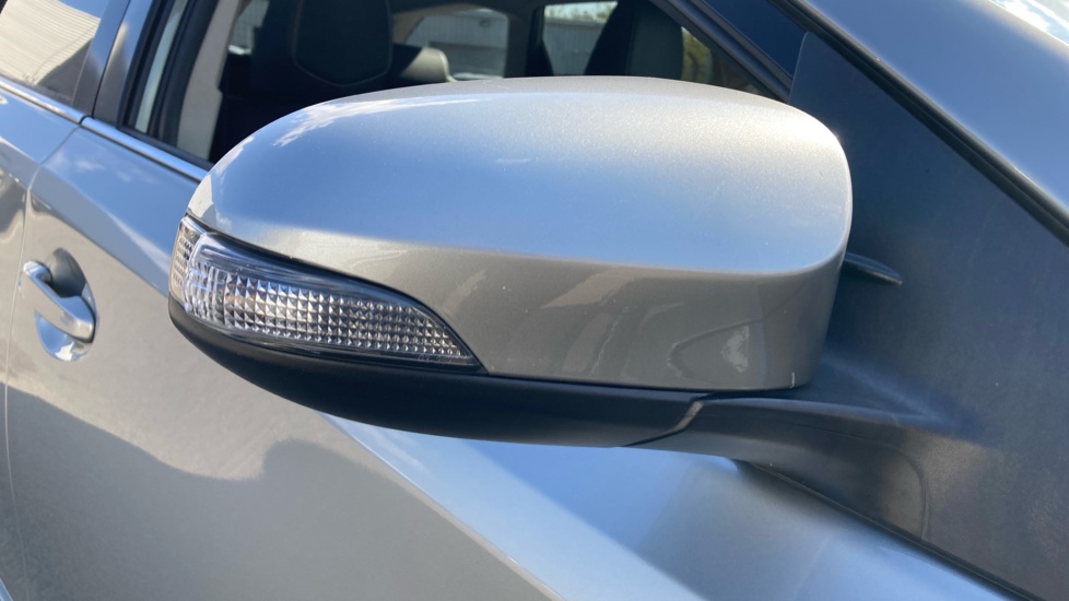 Toyota Auris 1.8 VVTi Hybrid Icon 5dr CVT Auto Hybrid Estate - Image 48