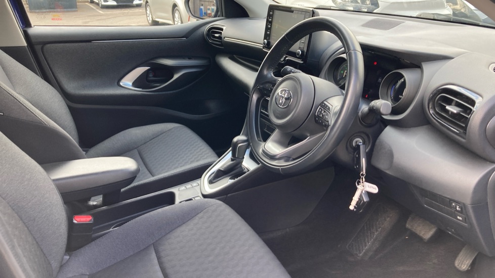 Toyota Yaris 1.5 Hybrid Design 5dr CVT Hybrid Hatchback - Image 12