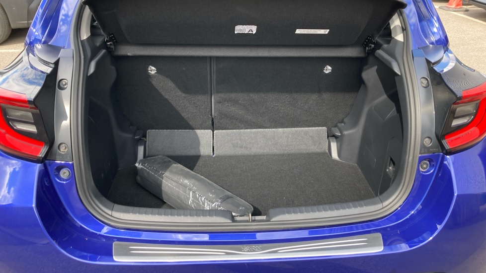 Toyota Yaris 1.5 Hybrid Design 5dr CVT Hybrid Hatchback - Image 13