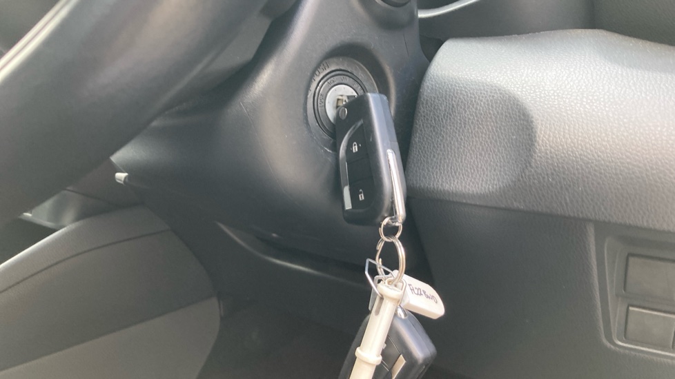 Toyota Yaris 1.5 Hybrid Design 5dr CVT Hybrid Hatchback - Image 16