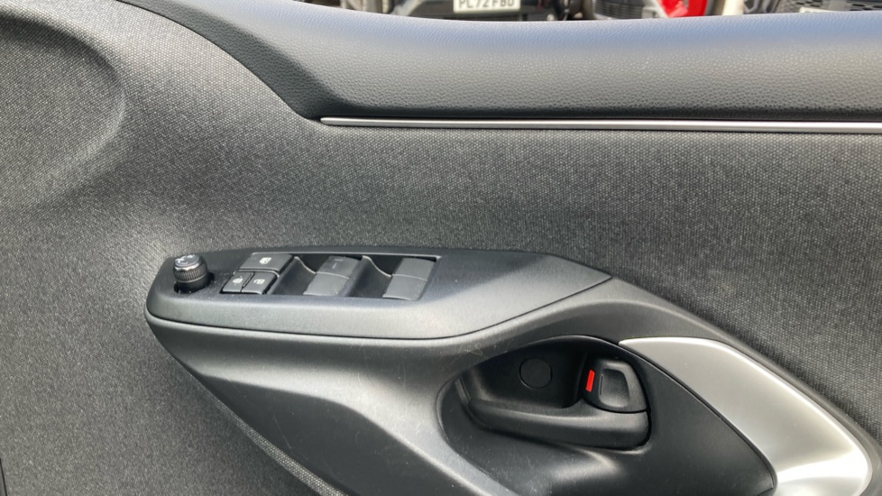 Toyota Yaris 1.5 Hybrid Design 5dr CVT Hybrid Hatchback - Image 30