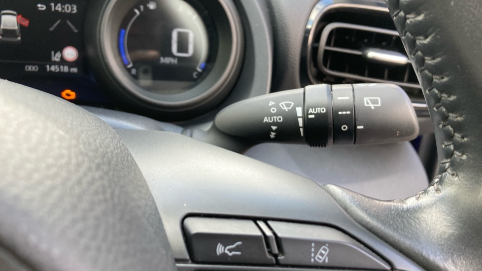 Toyota Yaris 1.5 Hybrid Design 5dr CVT Hybrid Hatchback - Image 32