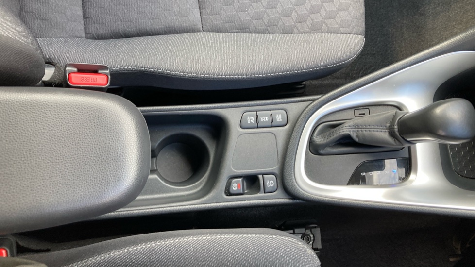 Toyota Yaris 1.5 Hybrid Design 5dr CVT Hybrid Hatchback - Image 36
