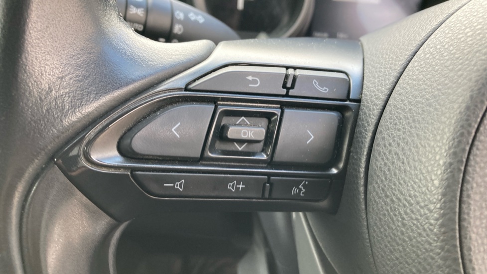 Toyota Yaris 1.5 Hybrid Design 5dr CVT Hybrid Hatchback - Image 37