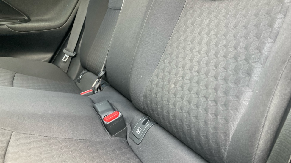Toyota Yaris 1.5 Hybrid Design 5dr CVT Hybrid Hatchback - Image 38