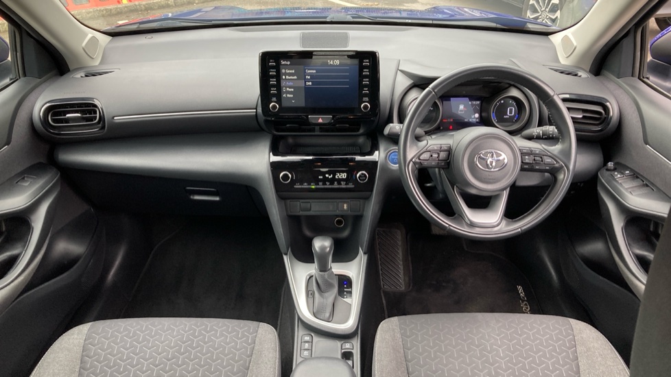 Toyota Yaris Cross 1.5 Hybrid Icon 5dr CVT Hybrid Estate - Image 6