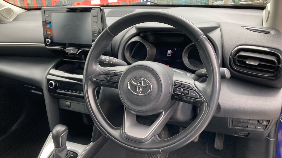 Toyota Yaris Cross 1.5 Hybrid Icon 5dr CVT Hybrid Estate - Image 7