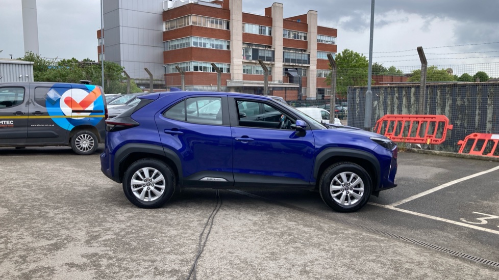 Toyota Yaris Cross 1.5 Hybrid Icon 5dr CVT Hybrid Estate - Image 23