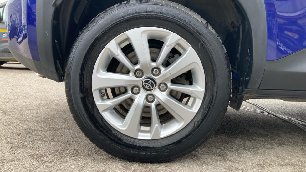 Toyota Yaris Cross 1.5 Hybrid Icon 5dr CVT Hybrid Estate - Image 25