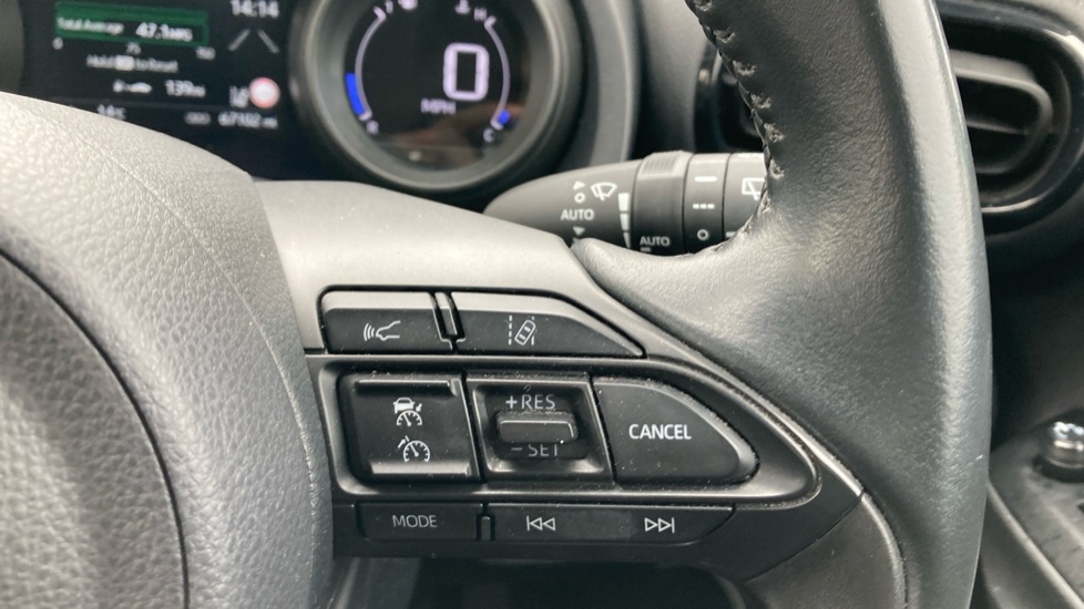 Toyota Yaris Cross 1.5 Hybrid Icon 5dr CVT Hybrid Estate - Image 32