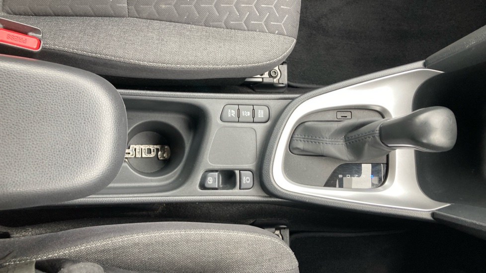 Toyota Yaris Cross 1.5 Hybrid Icon 5dr CVT Hybrid Estate - Image 36