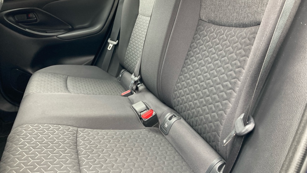 Toyota Yaris Cross 1.5 Hybrid Icon 5dr CVT Hybrid Estate - Image 38