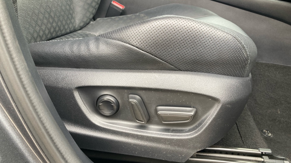 Toyota C-HR 1.8 Hybrid Excel 5dr CVT Hybrid Hatchback - Image 17