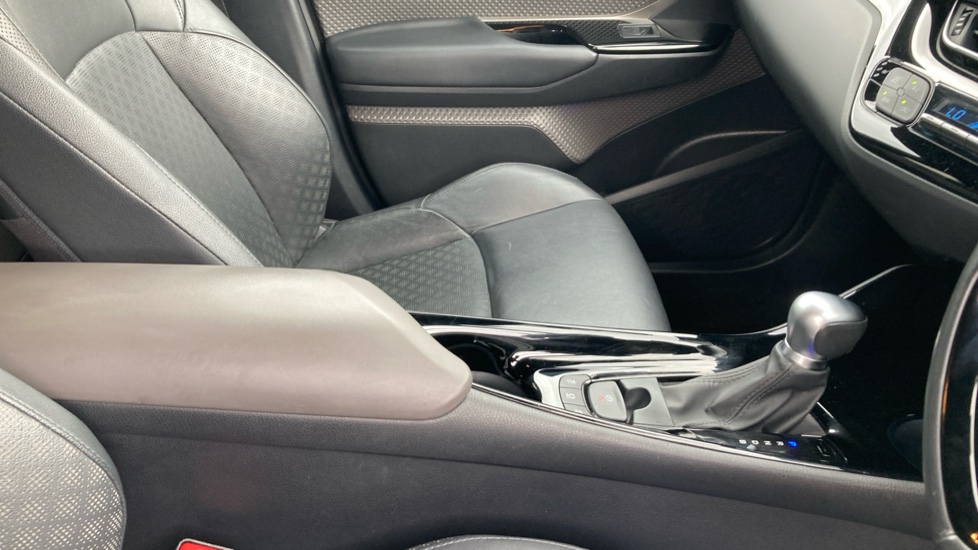 Toyota C-HR 1.8 Hybrid Excel 5dr CVT Hybrid Hatchback - Image 18