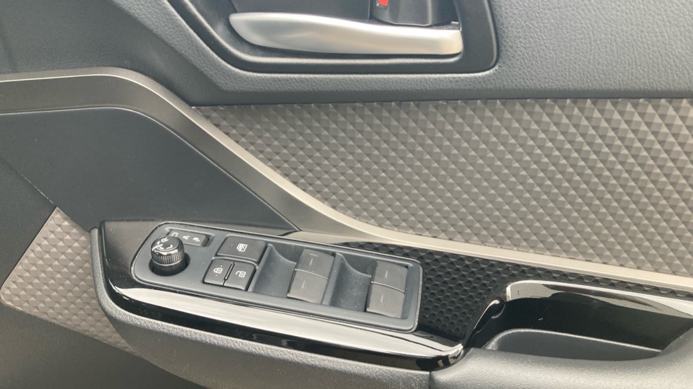 Toyota C-HR 1.8 Hybrid Excel 5dr CVT Hybrid Hatchback - Image 29