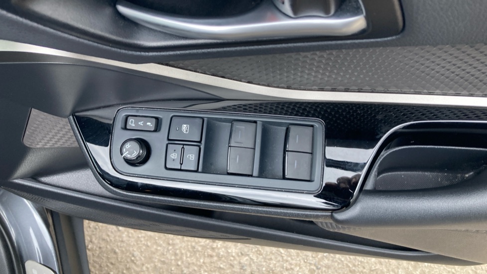 Toyota C-HR 1.8 Hybrid Excel 5dr CVT Hybrid Hatchback - Image 31