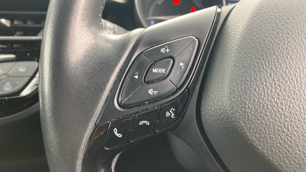 Toyota C-HR 1.8 Hybrid Excel 5dr CVT Hybrid Hatchback - Image 38