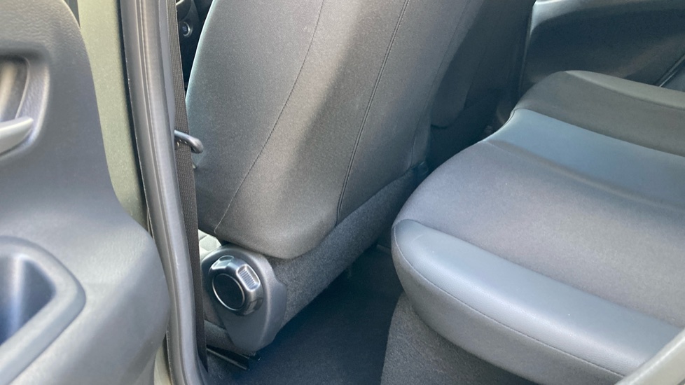 Toyota Aygo X 1.0 VVT-i Exclusive 5dr Petrol Hatchback - Image 15