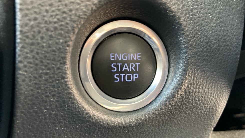 Toyota Aygo X 1.0 VVT-i Exclusive 5dr Petrol Hatchback - Image 16