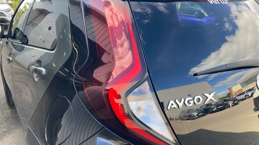 Toyota Aygo X 1.0 VVT-i Exclusive 5dr Petrol Hatchback - Image 21