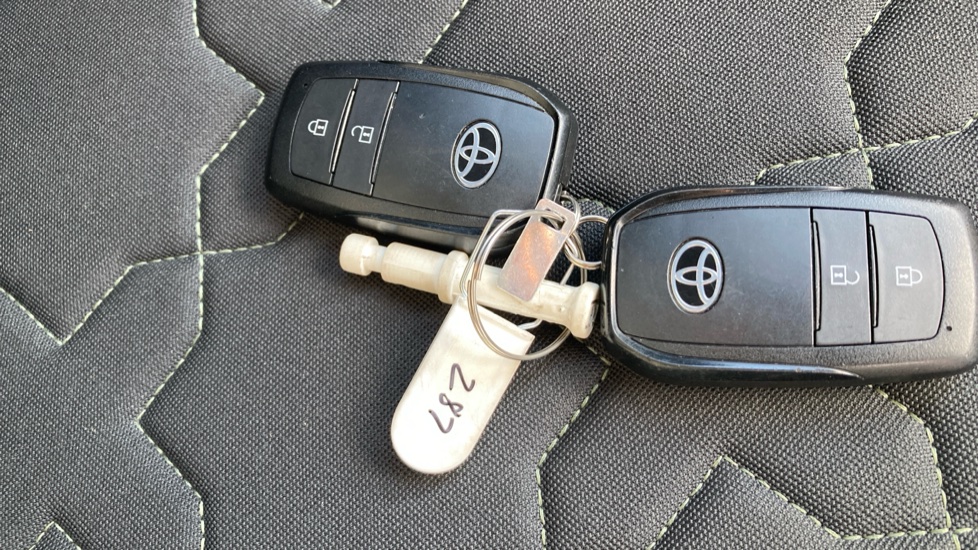 Toyota Aygo X 1.0 VVT-i Exclusive 5dr Petrol Hatchback - Image 28