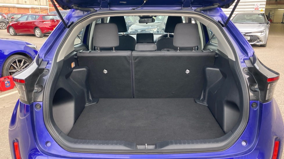 Toyota Yaris Cross 1.5 Hybrid Icon 5dr CVT Hybrid Estate - Image 13