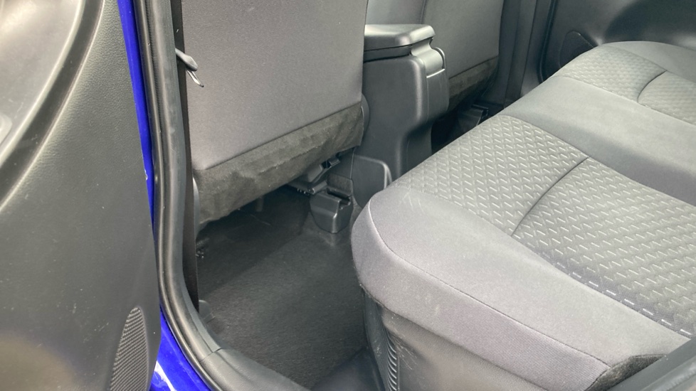 Toyota Yaris Cross 1.5 Hybrid Icon 5dr CVT Hybrid Estate - Image 15