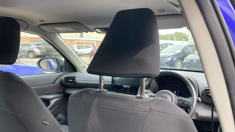 Toyota Yaris Cross 1.5 Hybrid Icon 5dr CVT Hybrid Estate - Image 19