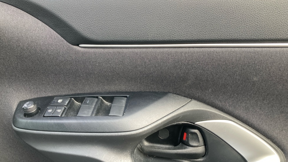 Toyota Yaris Cross 1.5 Hybrid Icon 5dr CVT Hybrid Estate - Image 20