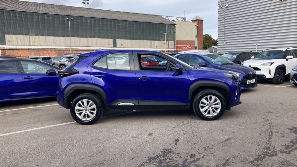 Toyota Yaris Cross 1.5 Hybrid Icon 5dr CVT Hybrid Estate - Image 23