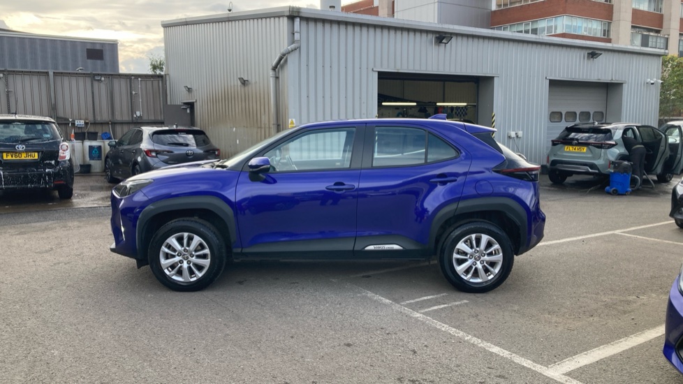 Toyota Yaris Cross 1.5 Hybrid Icon 5dr CVT Hybrid Estate - Image 24