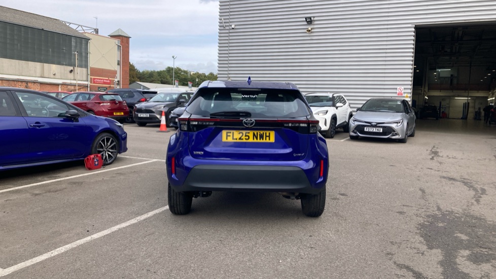 Toyota Yaris Cross 1.5 Hybrid Icon 5dr CVT Hybrid Estate - Image 26
