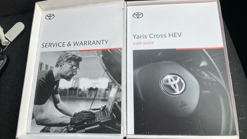 Toyota Yaris Cross 1.5 Hybrid Icon 5dr CVT Hybrid Estate - Image 27