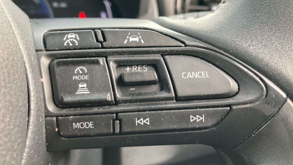 Toyota Yaris Cross 1.5 Hybrid Icon 5dr CVT Hybrid Estate - Image 31