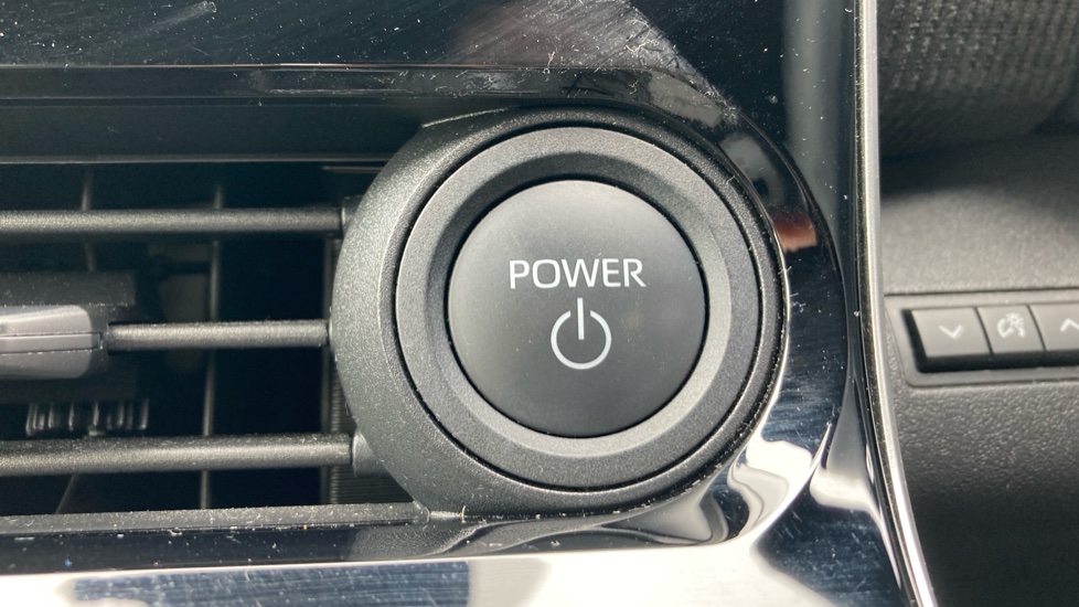 Toyota bZ4X 150kW Pure 71.4kWh 5dr Auto [11kW] Electric Hatchback - Image 16