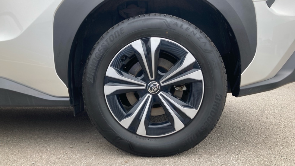 Toyota bZ4X 150kW Pure 71.4kWh 5dr Auto [11kW] Electric Hatchback - Image 25