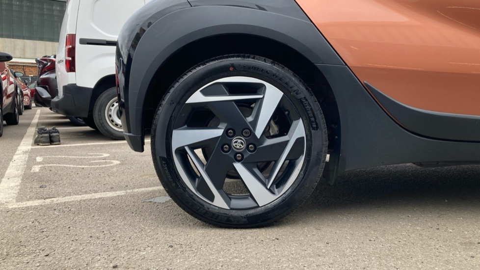 Toyota Aygo X 1.5 Hybrid Design 5dr CVT Hybrid Hatchback - Image 25