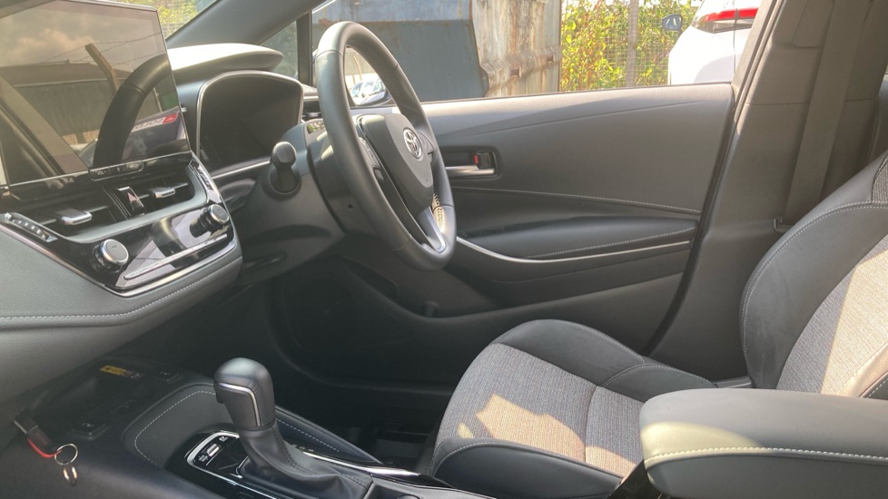 Toyota Corolla 1.8 Hybrid Design 5dr CVT Hybrid Estate - Image 5