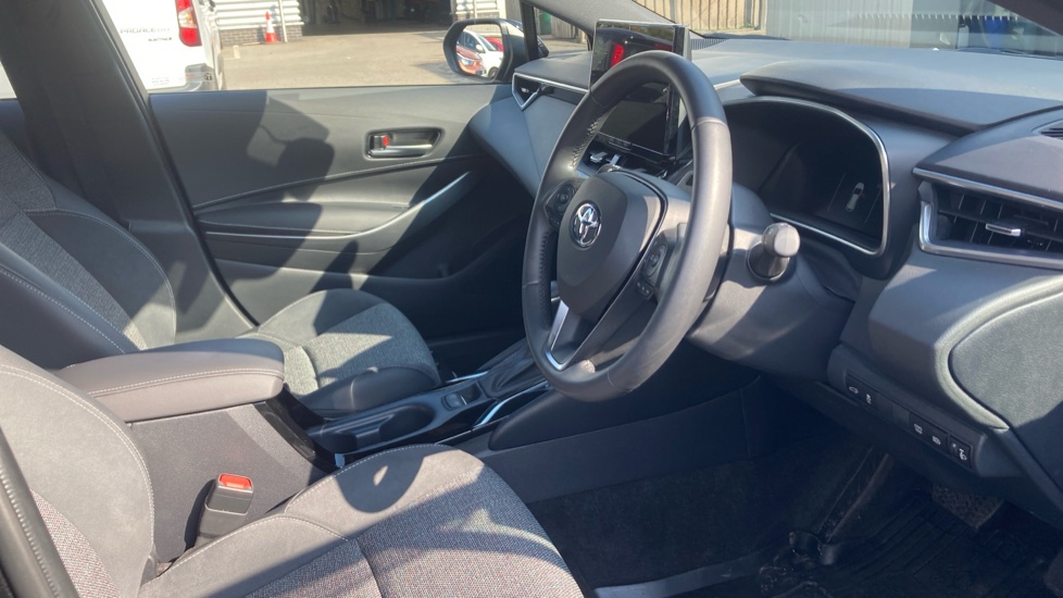 Toyota Corolla 1.8 Hybrid Design 5dr CVT Hybrid Estate - Image 12
