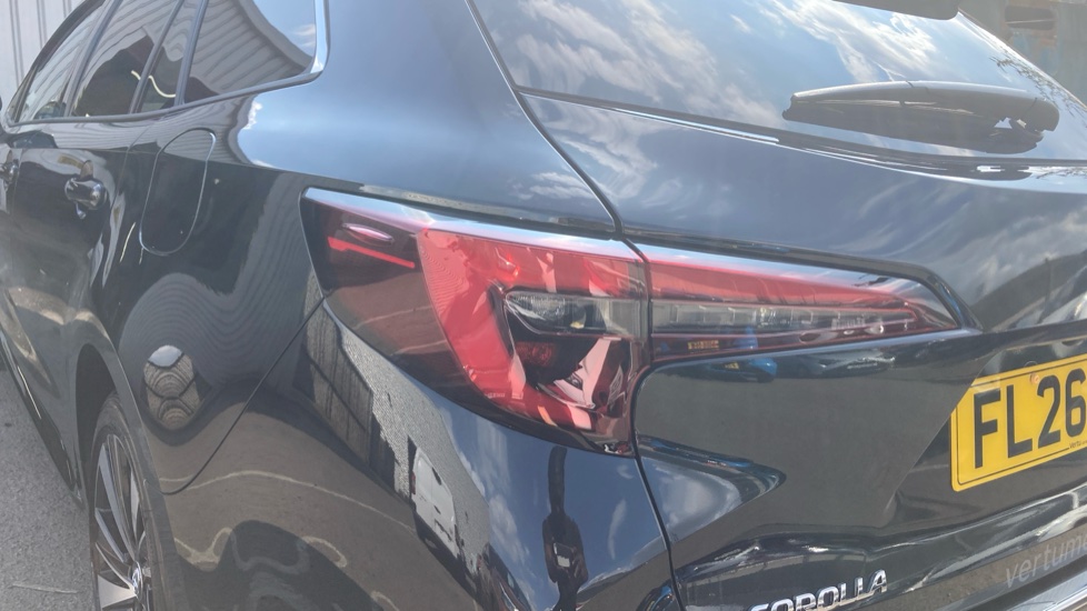 Toyota Corolla 1.8 Hybrid Design 5dr CVT Hybrid Estate - Image 21