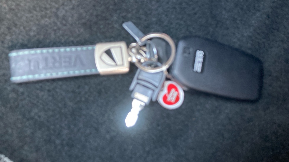 Toyota Corolla 1.8 Hybrid Design 5dr CVT Hybrid Estate - Image 28